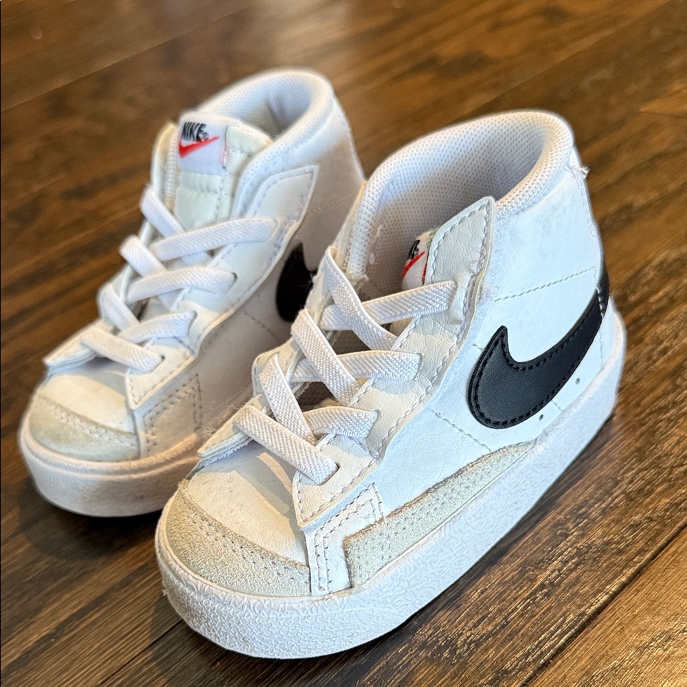 Nike Kids White and Black High-Top Sneakers (size 5C)